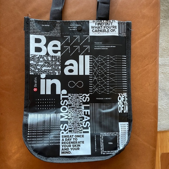 Lulu Lemon Reusable Shopping Bags - Picture 2 of 6